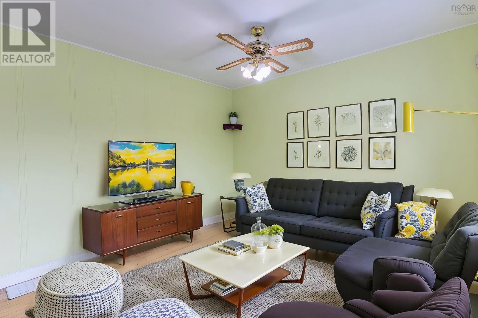Property at 35 Farrell Street image 3