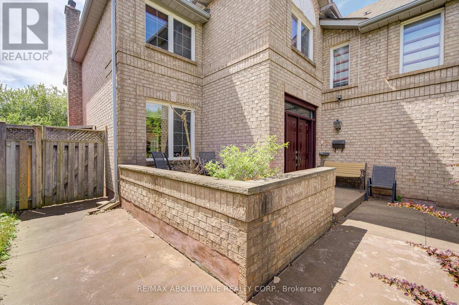 318 Northwood Drive, Oakville, Ontario  L6M 1M7 - Photo 32 - W12178879