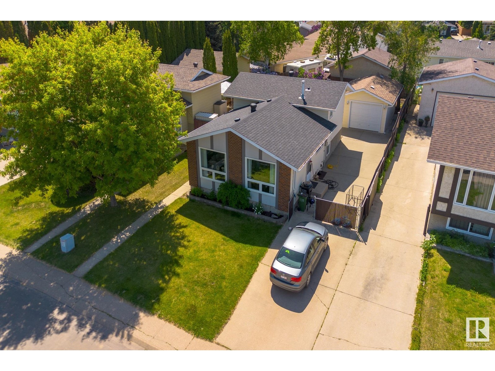 Property at 2227 141 AV NW image 2