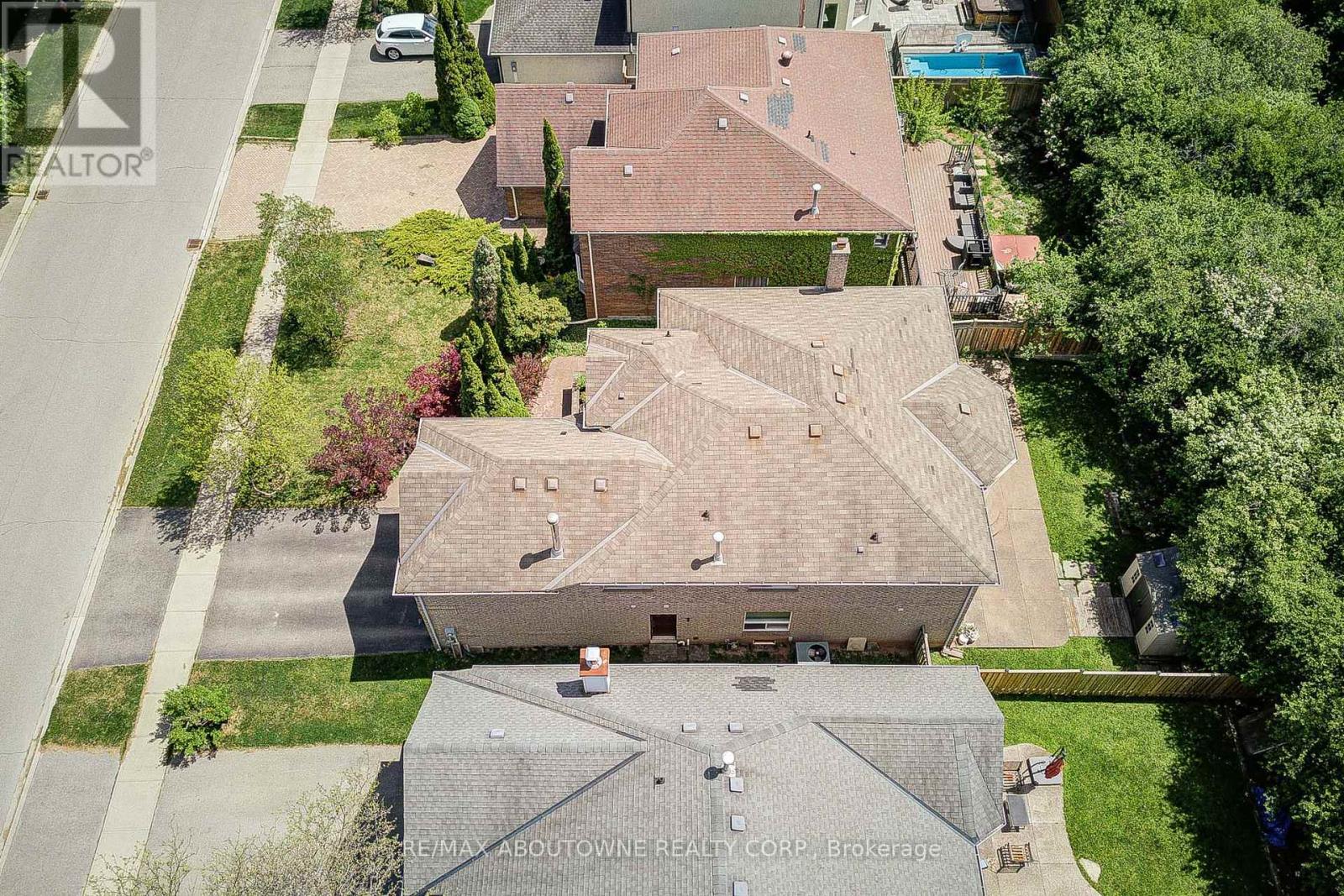 318 Northwood Drive, Oakville, Ontario  L6M 1M7 - Photo 26 - W12178879