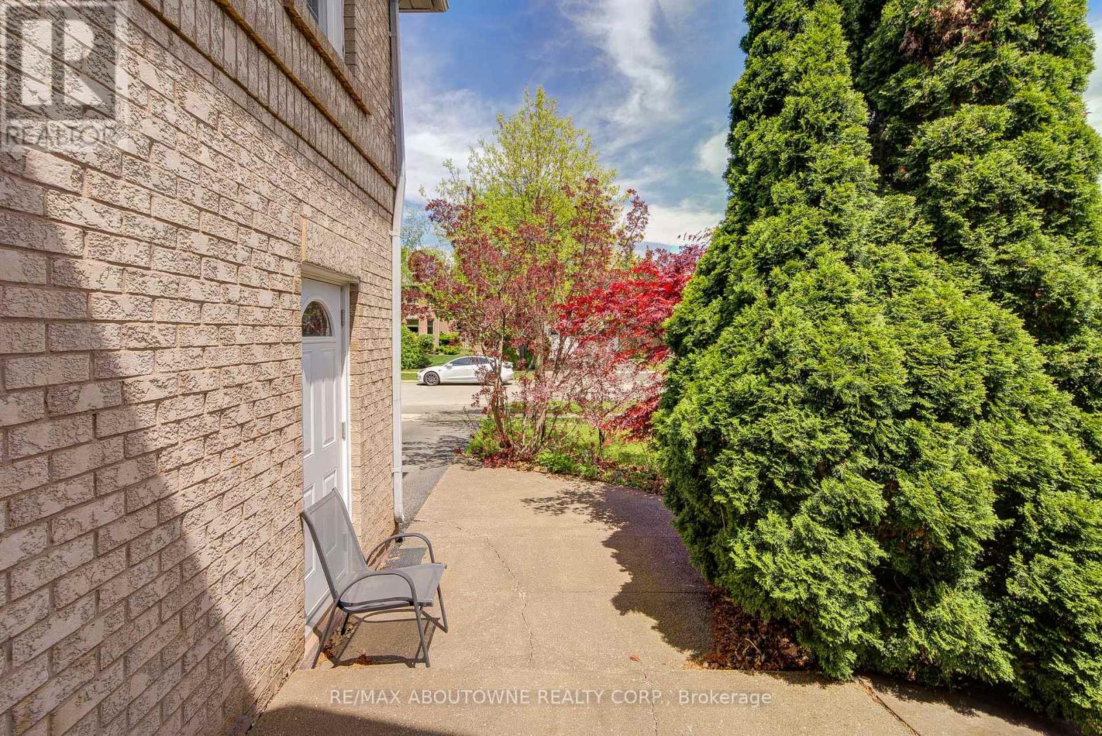 318 Northwood Drive, Oakville, Ontario  L6M 1M7 - Photo 34 - W12178879