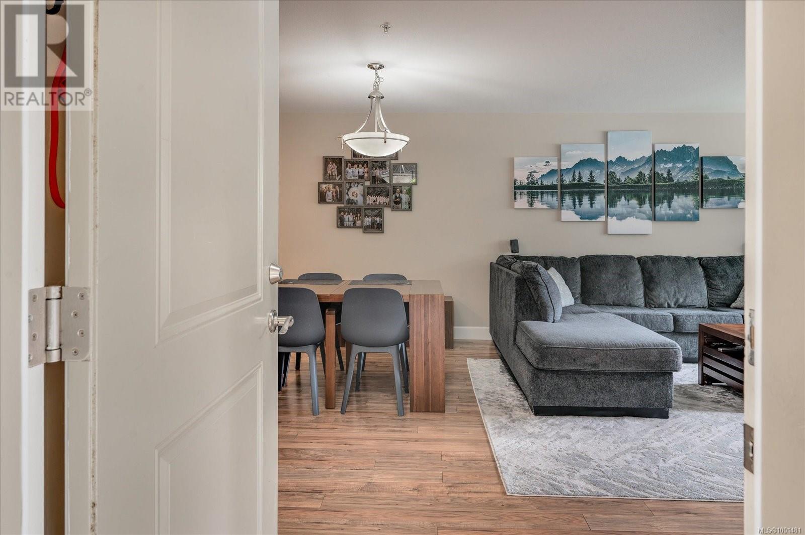 Property at 101 4454 Hedgestone Pl image 4