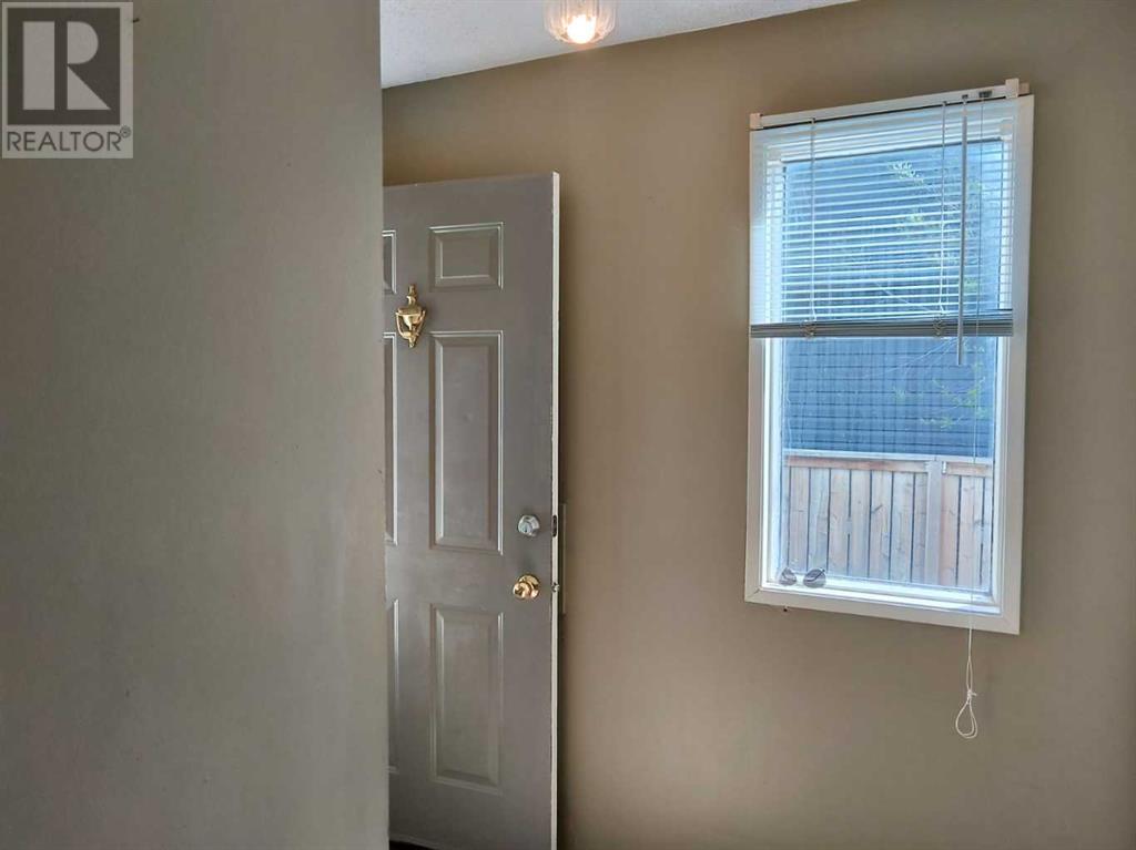 164 Falshire Way Ne, Calgary, Alberta  T3J 2B4 - Photo 5 - A2223334