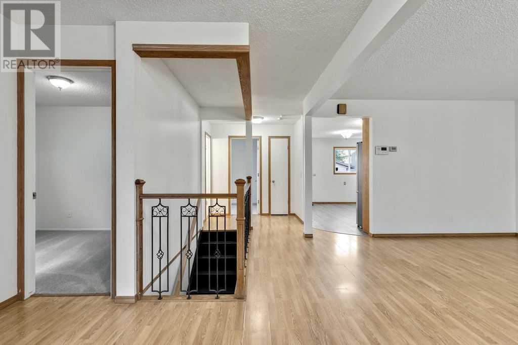 88 Castlebrook Rise Ne, Calgary, Alberta  T3J 1P1 - Photo 4 - A2223899