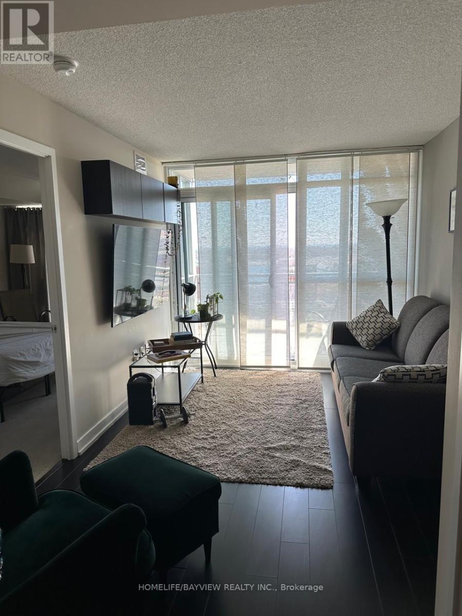 1707 - 15 Iceboat Terrace, Toronto, Ontario  M5V 4A5 - Photo 2 - C12179395