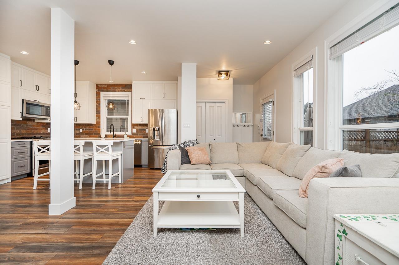 6733 193a Street, Surrey, British Columbia  V4N 0B8 - Photo 9 - R3008351