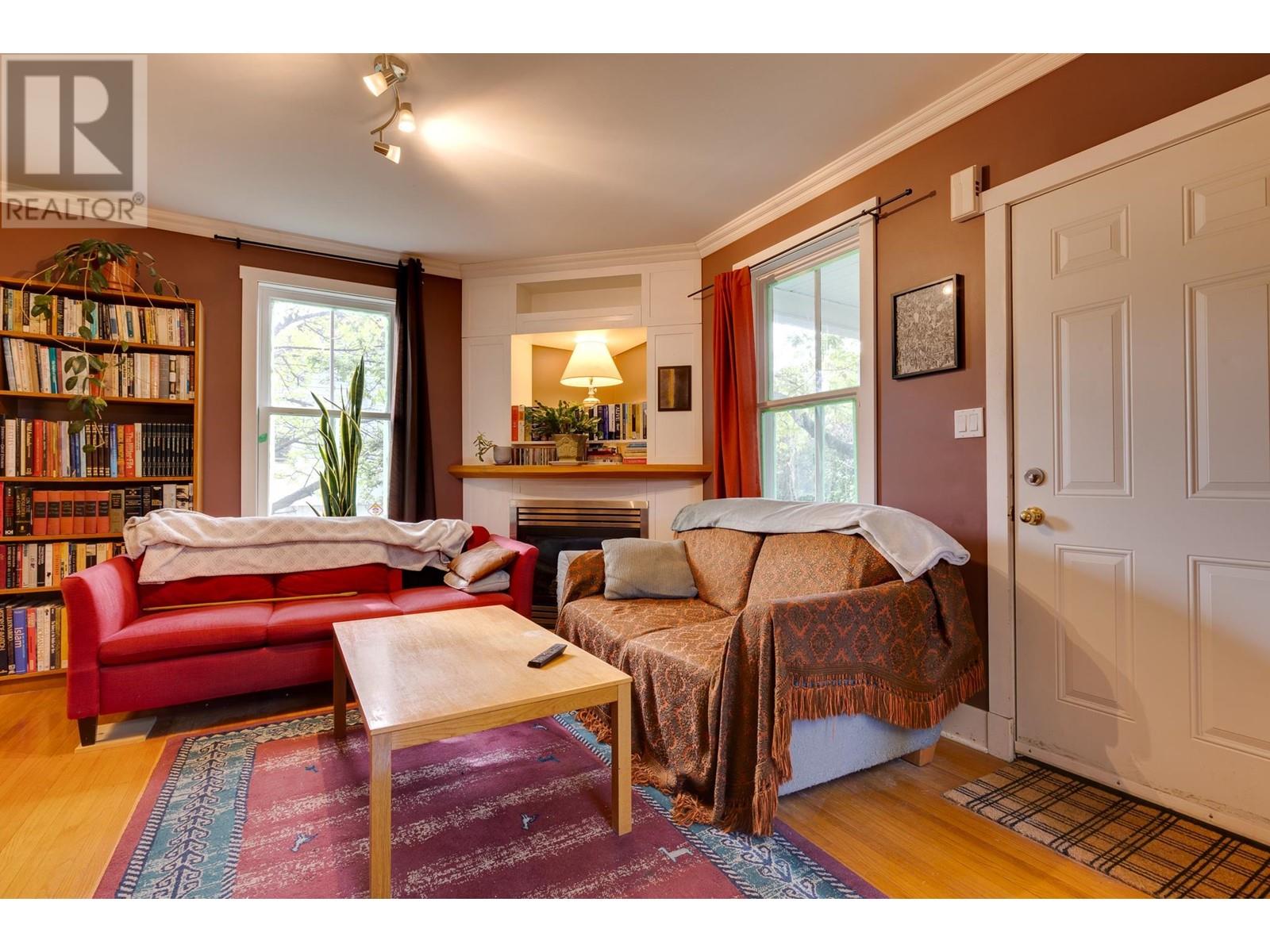Property at 1684 5TH AVENUE image 4