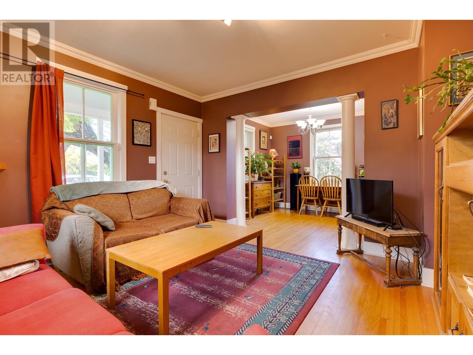 Property at 1684 5TH AVENUE image 5