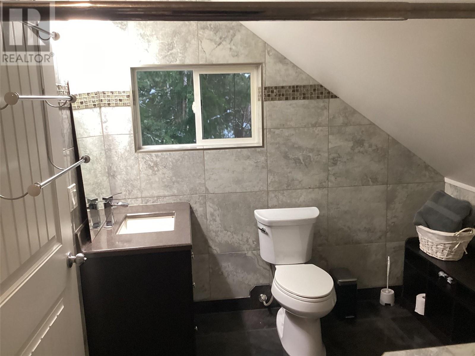 3840 Cameron Road, Eagle Bay, BC V0E1T0