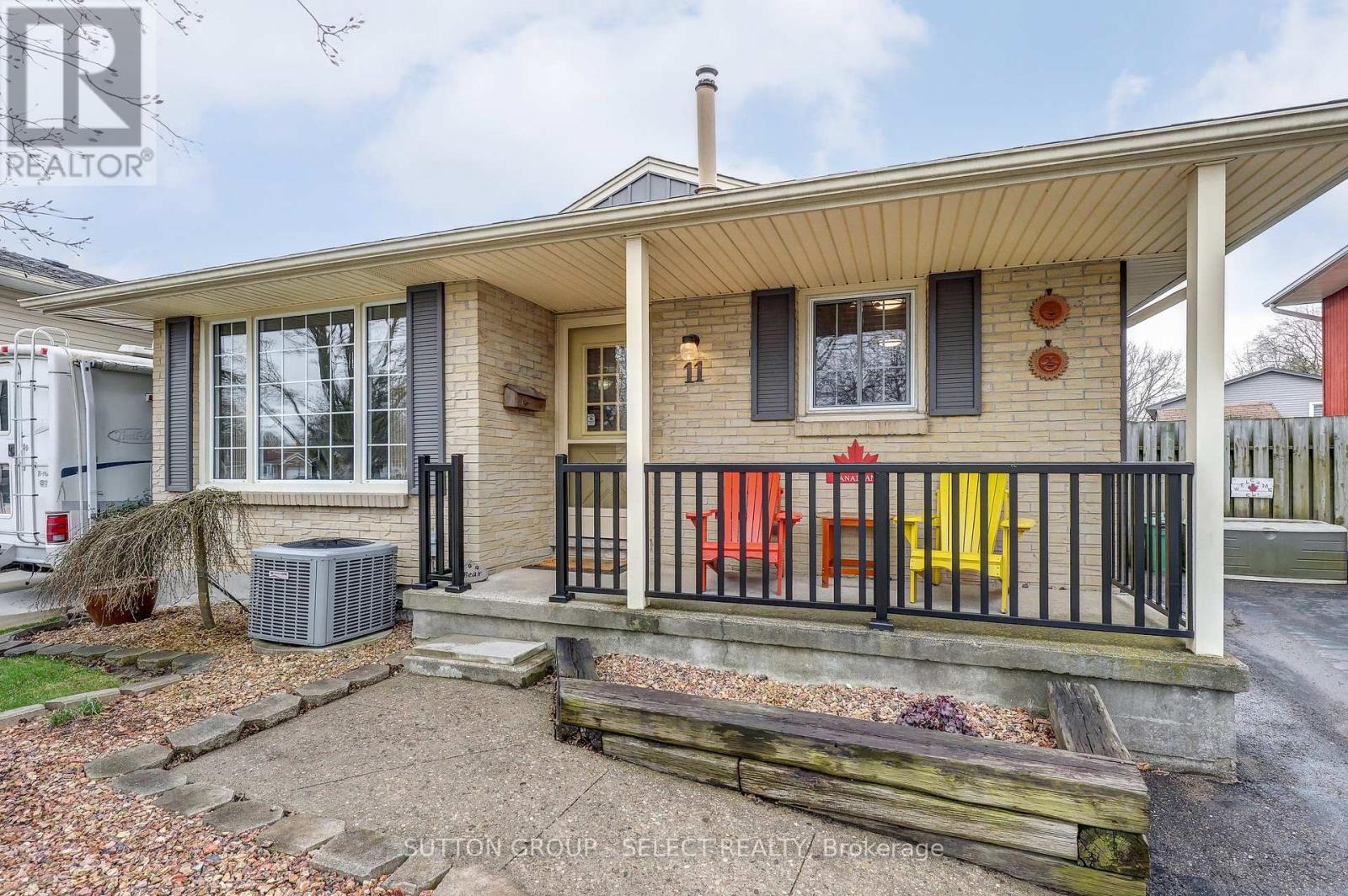 11 Tumbleweed Crescent, London South, Ontario  N6E 2N5 - Photo 2 - X12179475