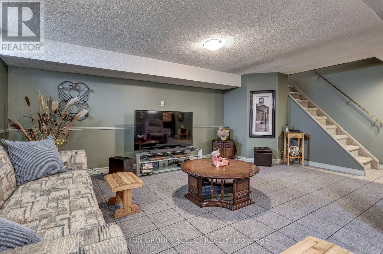 11 Tumbleweed Crescent, London South, Ontario  N6E 2N5 - Photo 29 - X12179475