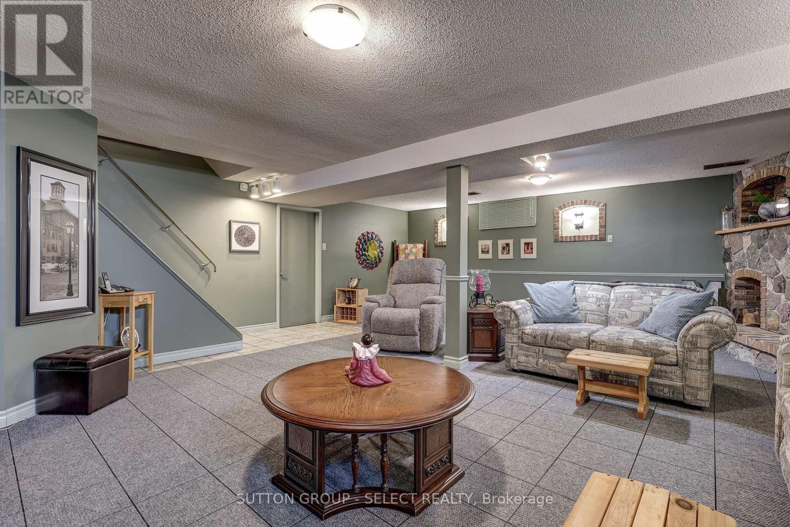 11 Tumbleweed Crescent, London South, Ontario  N6E 2N5 - Photo 30 - X12179475
