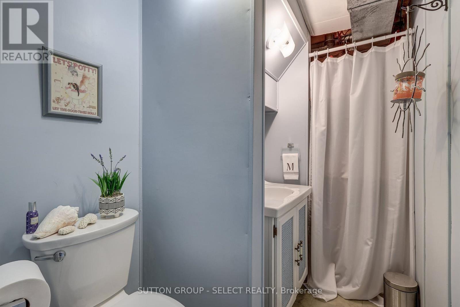 11 Tumbleweed Crescent, London South, Ontario  N6E 2N5 - Photo 34 - X12179475