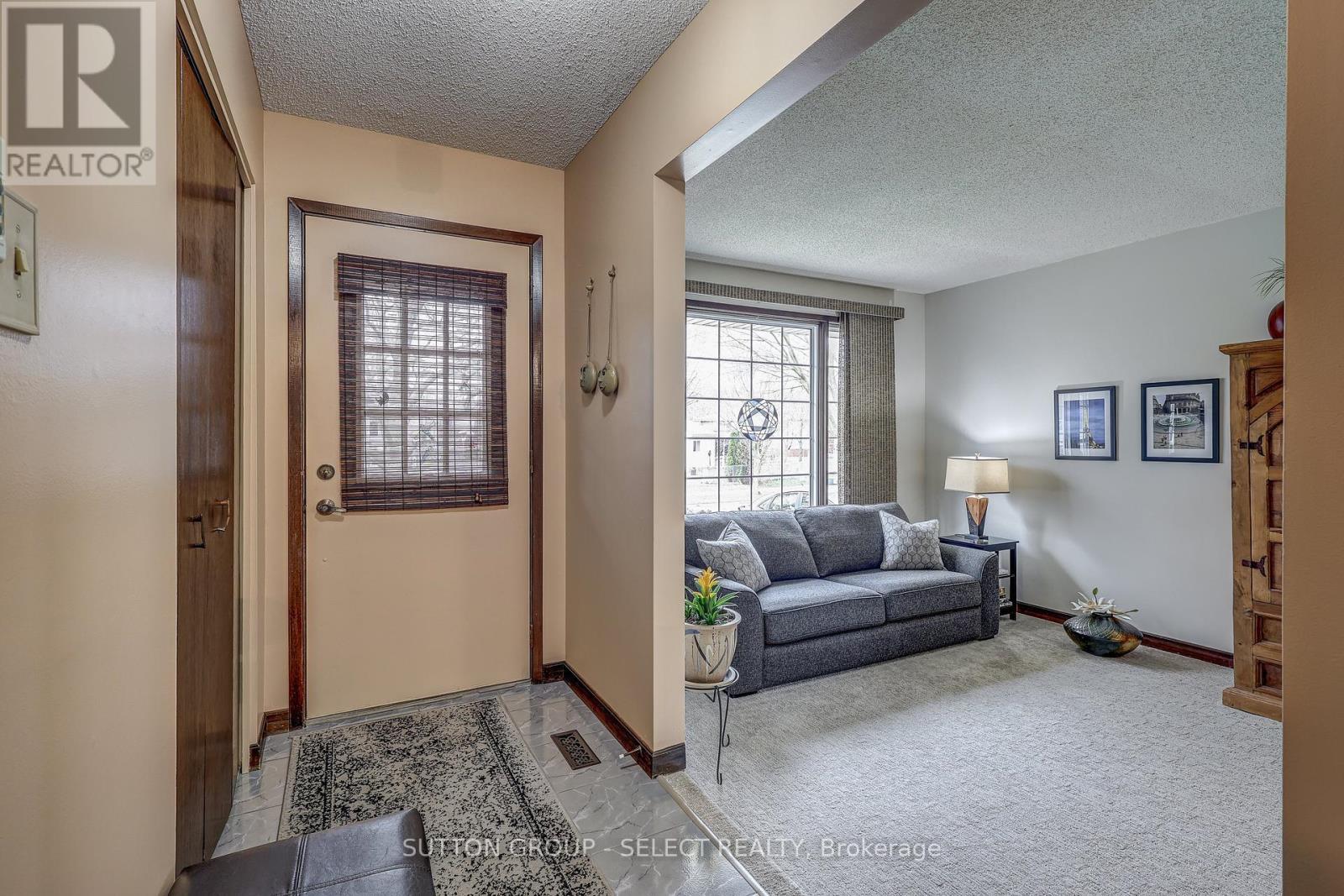 11 Tumbleweed Crescent, London South, Ontario  N6E 2N5 - Photo 7 - X12179475