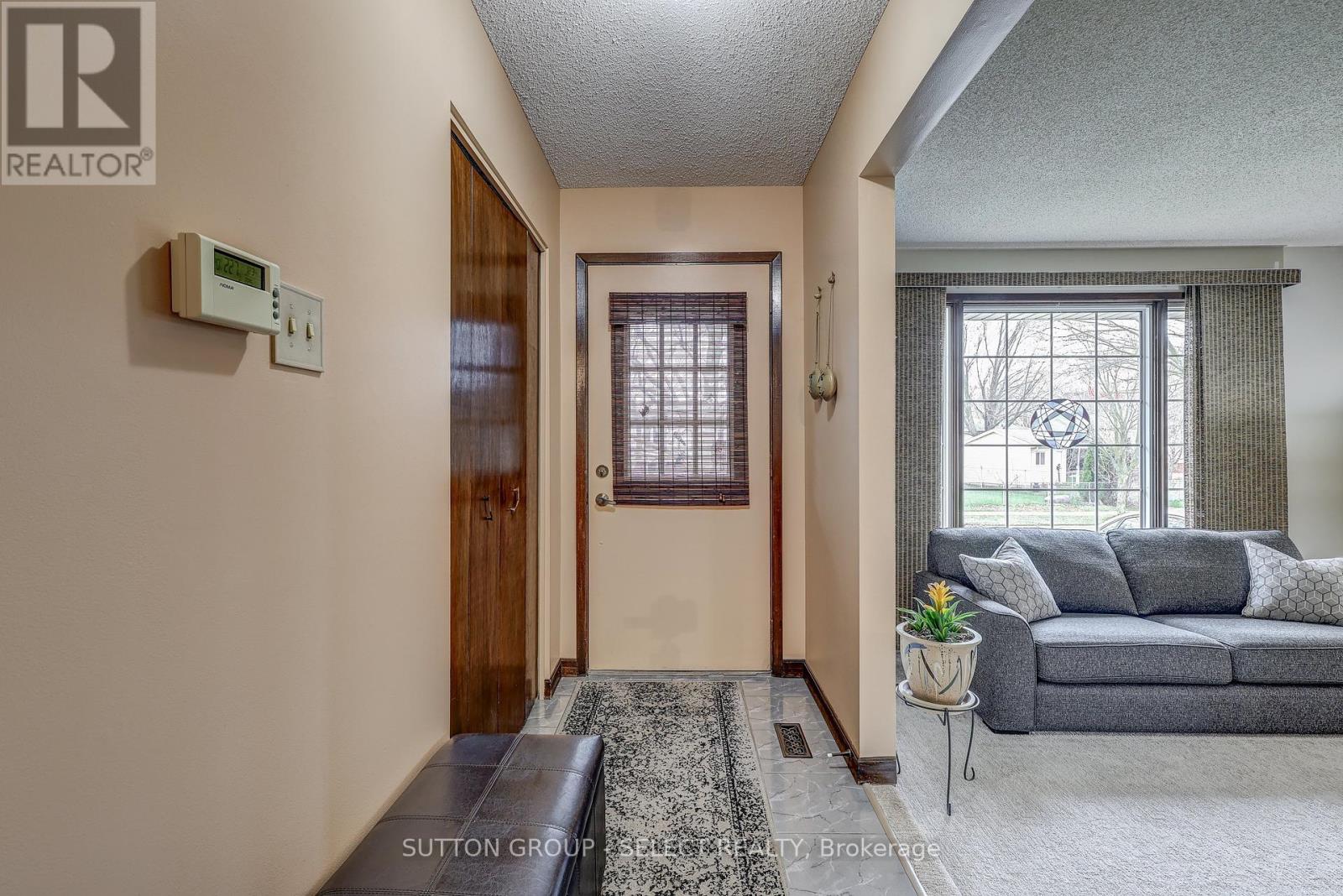 11 Tumbleweed Crescent, London South, Ontario  N6E 2N5 - Photo 8 - X12179475