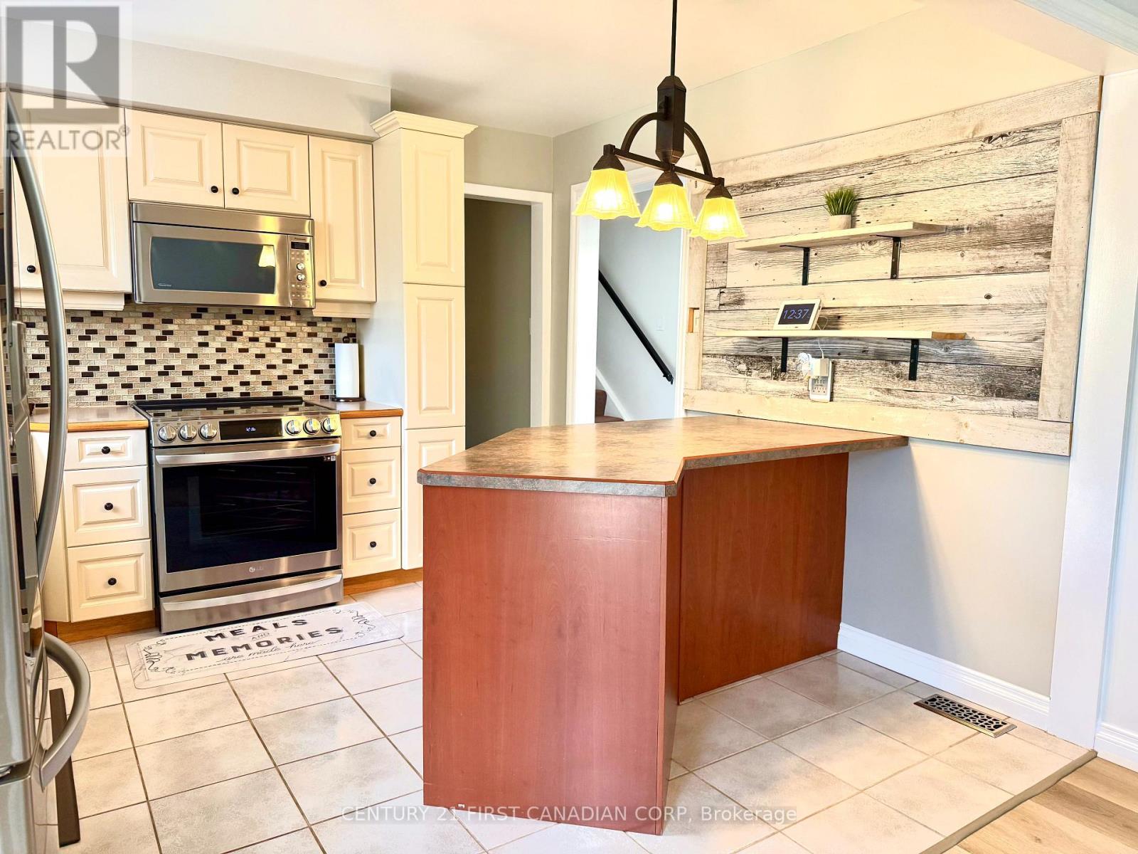 55 St Lawrence Place, London South, Ontario  N6J 2G4 - Photo 16 - X12179512