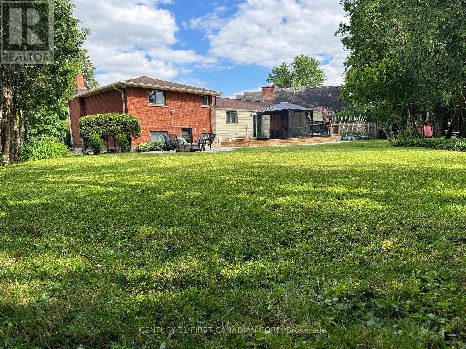 55 St Lawrence Place, London South, Ontario  N6J 2G4 - Photo 37 - X12179512