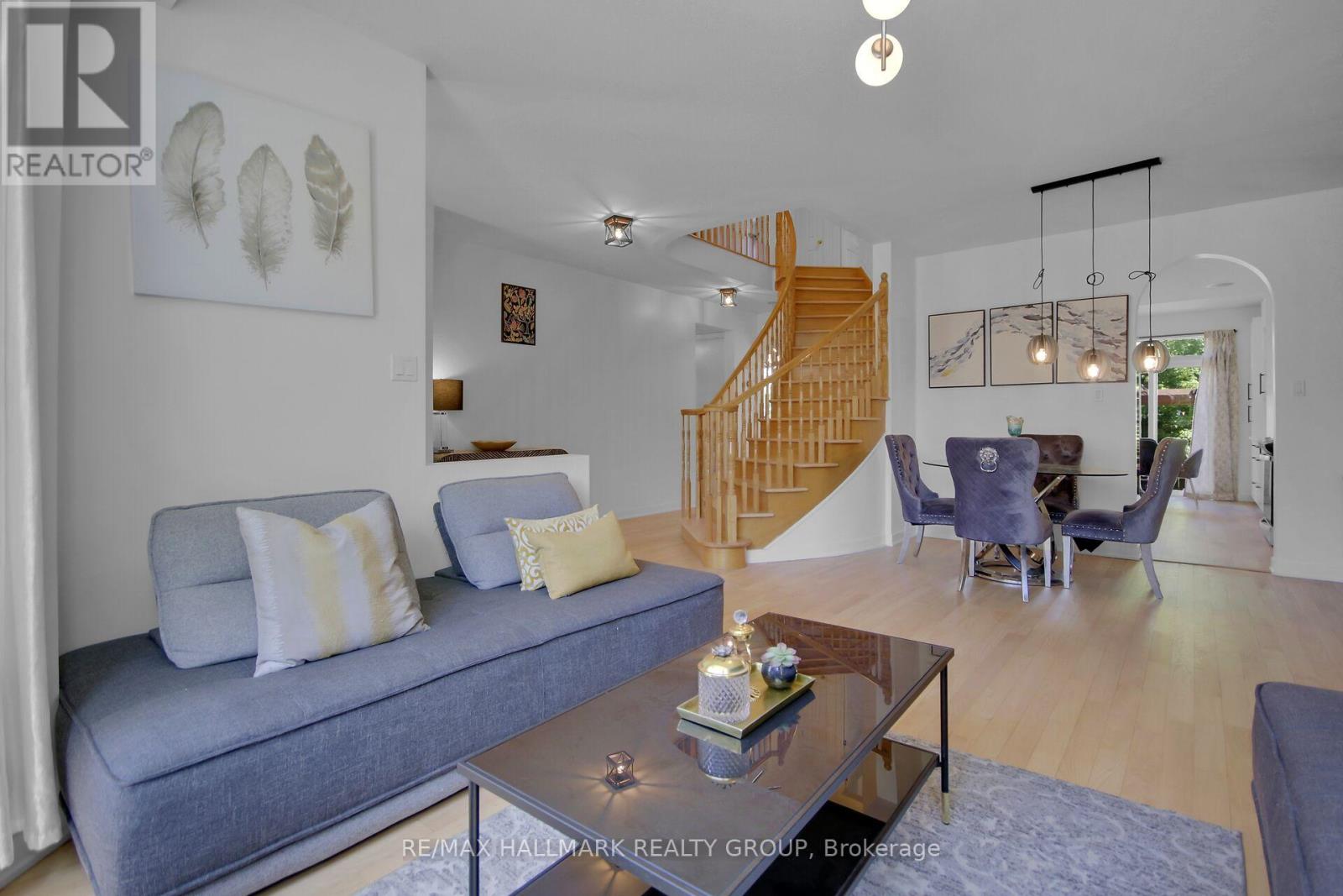 206 Annapolis Circle, Ottawa, Ontario  K1V 1Y9 - Photo 5 - X12179437