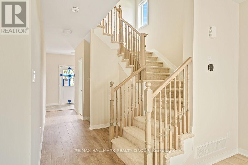 531 Brigatine Avenue, Ottawa, Ontario  K2S 0P9 - Photo 6 - X12179456