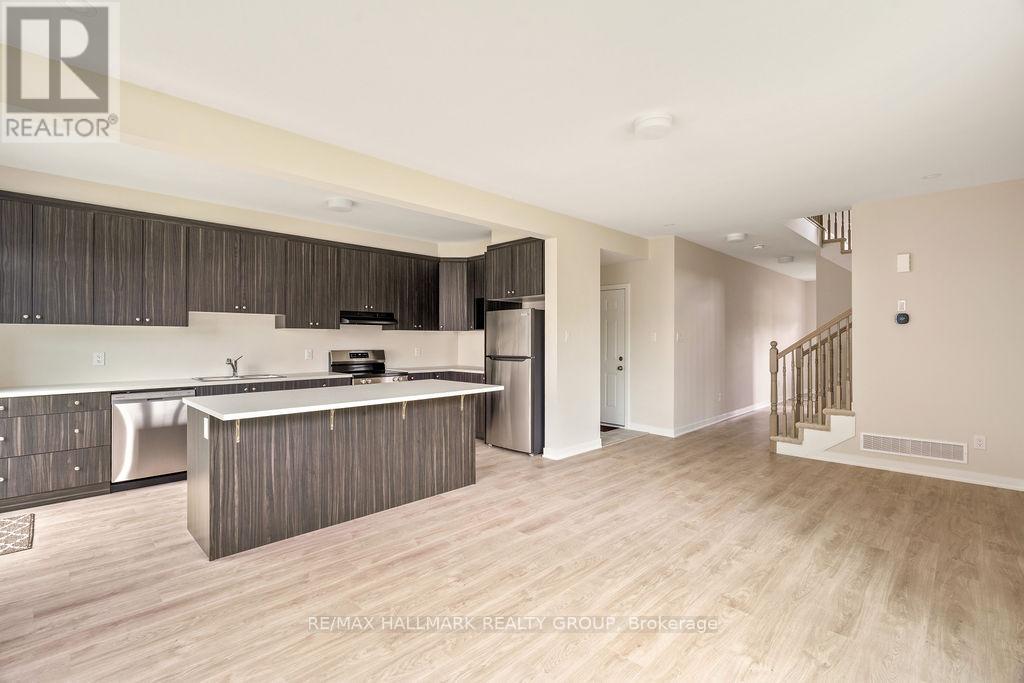 531 Brigatine Avenue, Ottawa, Ontario  K2S 0P9 - Photo 9 - X12179456