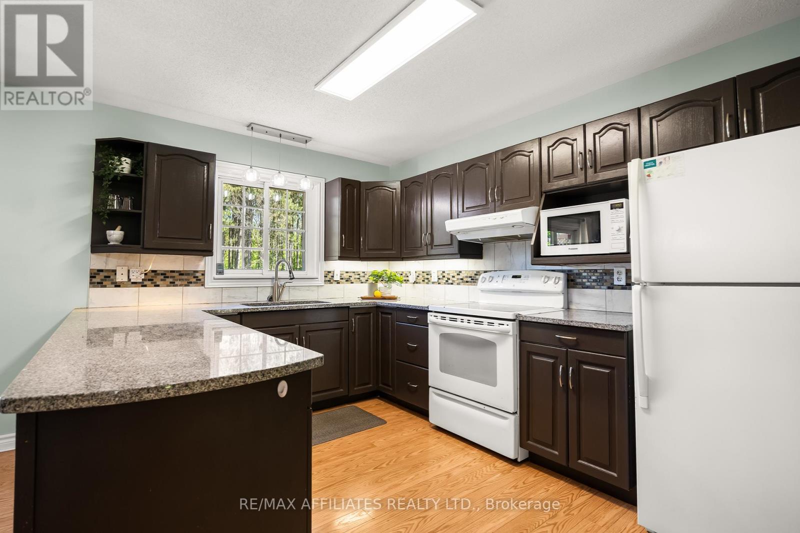 141 Pine Ridge Drive, Beckwith, Ontario  K7C 3P2 - Photo 12 - X12179500