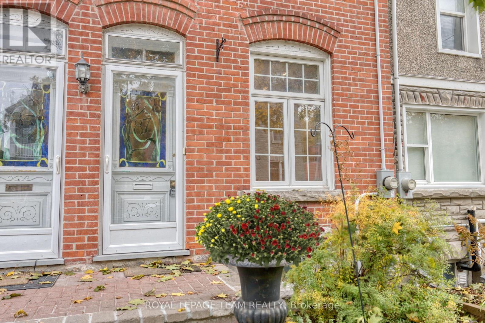 87 Guigues Avenue, Ottawa, Ontario  K1N 5H8 - Photo 2 - X12179510