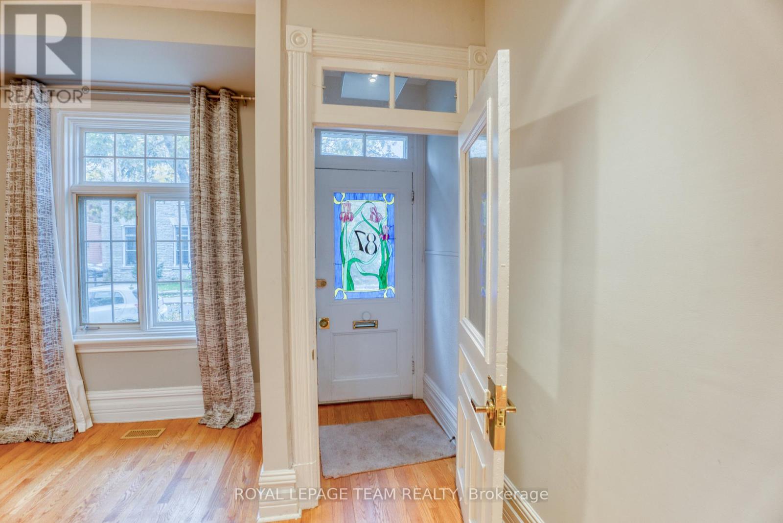 87 Guigues Avenue, Ottawa, Ontario  K1N 5H8 - Photo 3 - X12179510