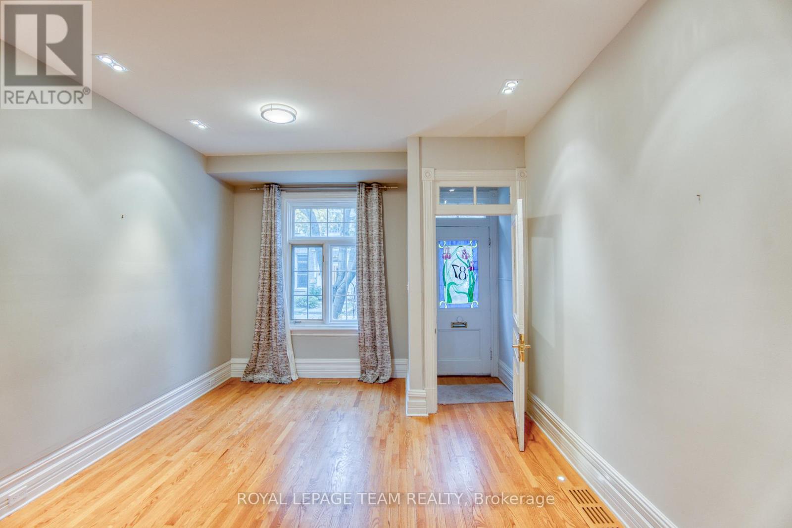 87 Guigues Avenue, Ottawa, Ontario  K1N 5H8 - Photo 4 - X12179510