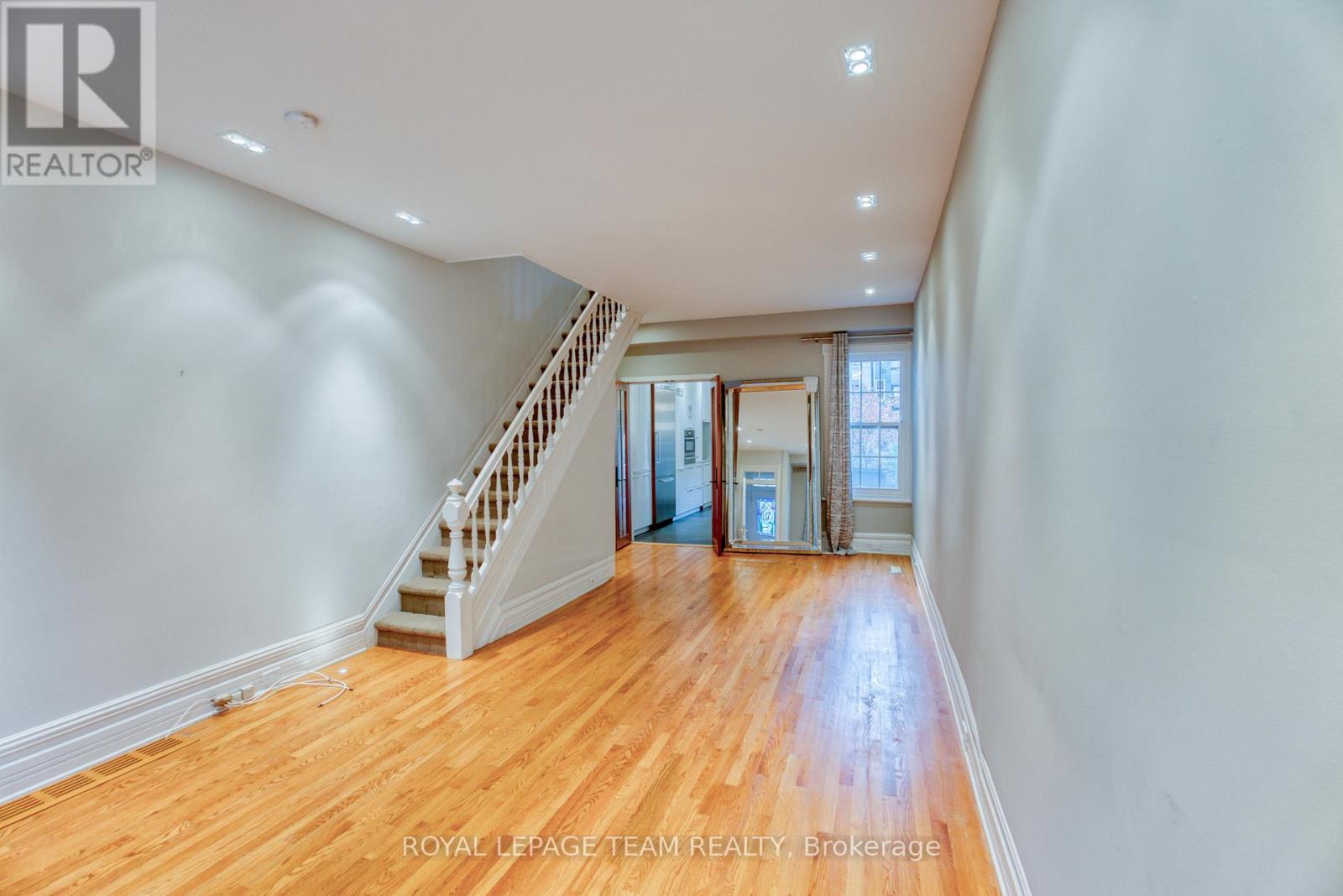 87 Guigues Avenue, Ottawa, Ontario  K1N 5H8 - Photo 5 - X12179510