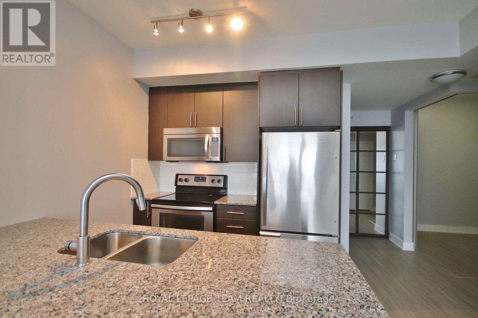 1104 - 118 Holmwood Avenue, Ottawa, Ontario  K1S 5J5 - Photo 11 - X12179514