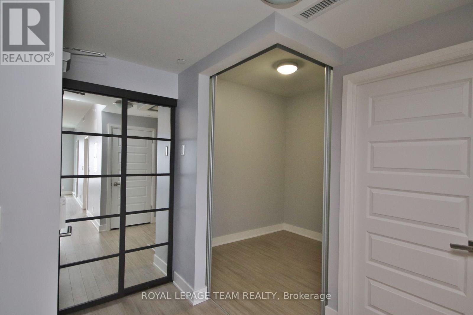 1104 - 118 Holmwood Avenue, Ottawa, Ontario  K1S 5J5 - Photo 4 - X12179514