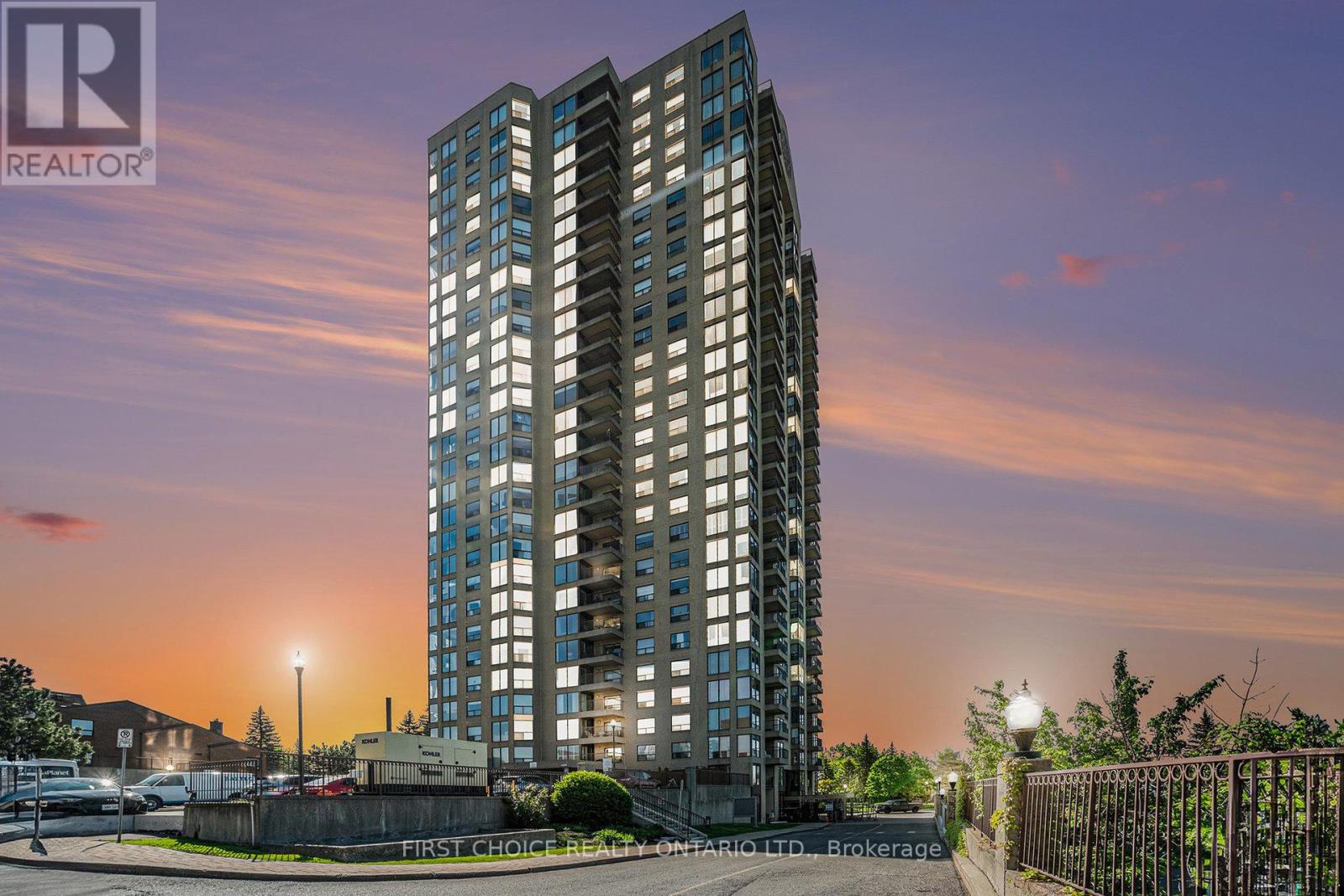 2405 - 545 St. Laurent Boulevard, Ottawa, Ontario  K1K 4H9 - Photo 1 - X12179533