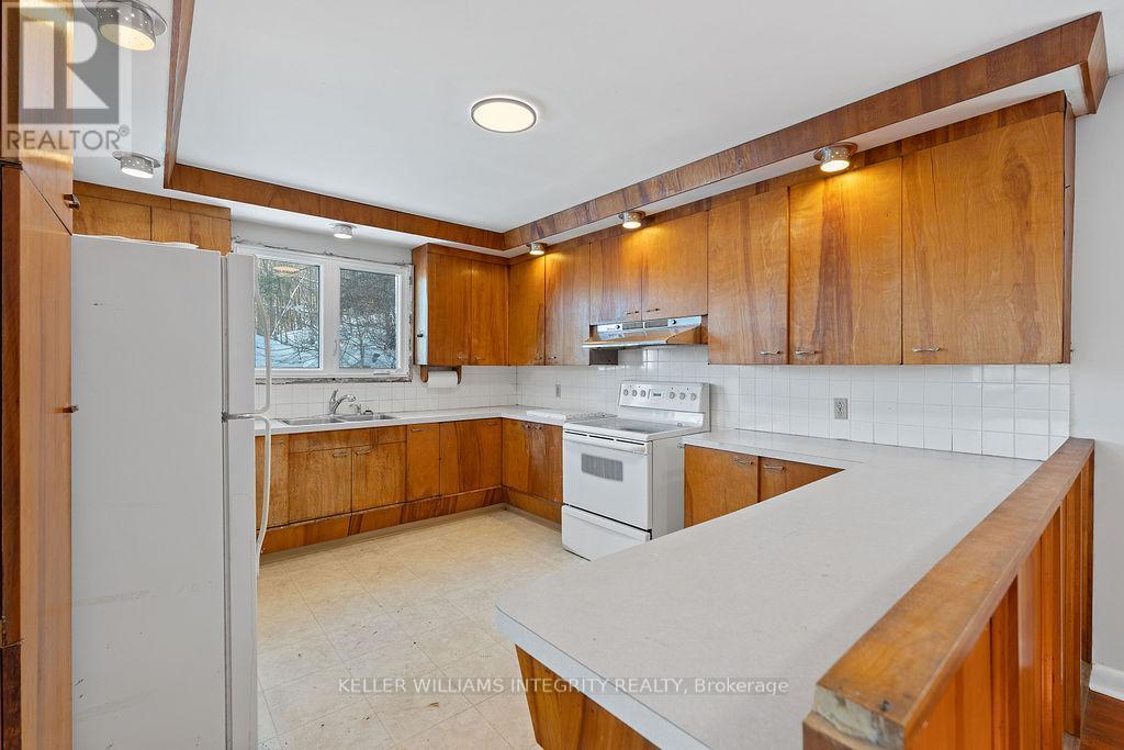 3722 St Joseph Boulevard, Ottawa, Ontario  K4A 0Z5 - Photo 11 - X12179564