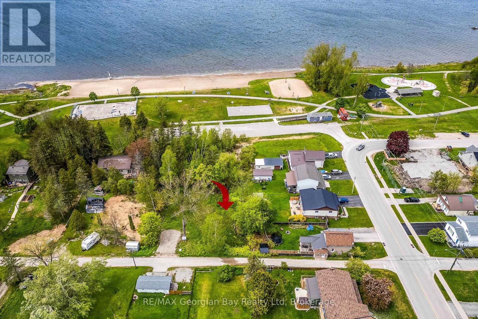 63 Nettleton Drive, Penetanguishene, Ontario  L9M 1N1 - Photo 2 - S12179426