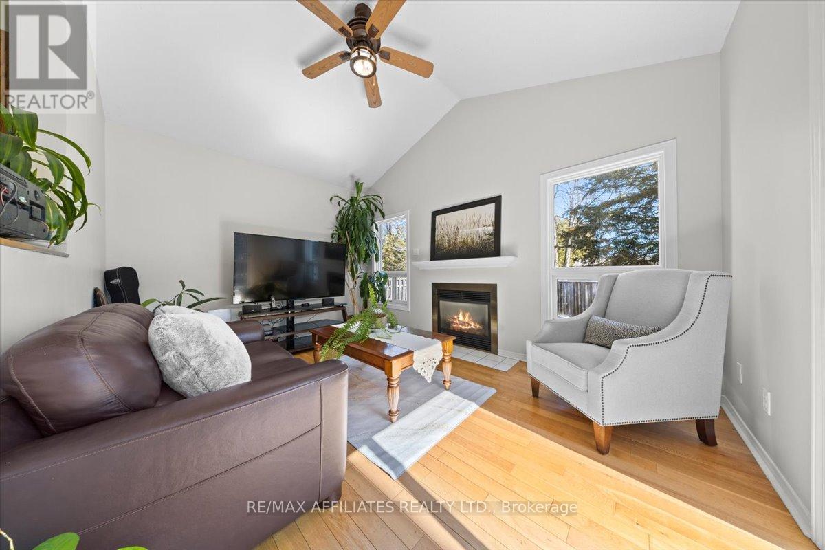 2055 Rolling Brook Drive, Ottawa, Ontario  K1W 1E2 - Photo 14 - X12050814