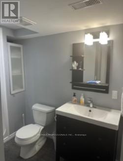 696 Lambshead Drive, Burlington, Ontario  L7S 2E5 - Photo 5 - W12179360