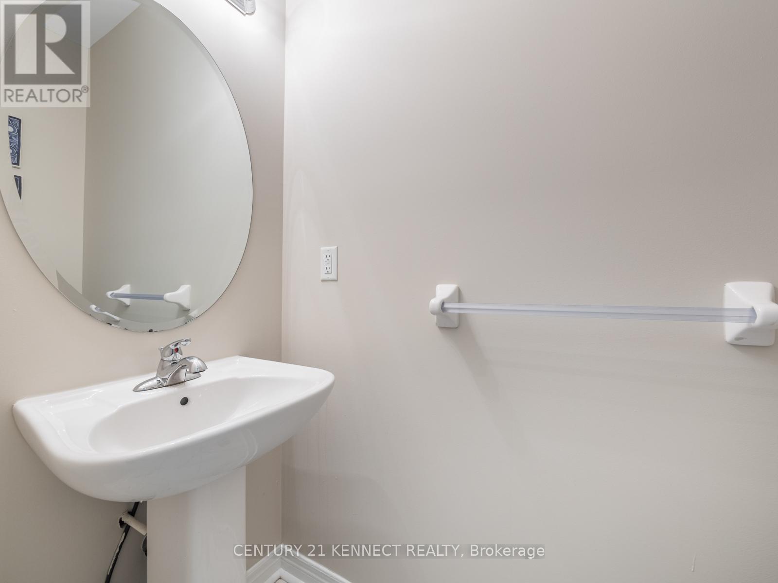 49 Finegan Circle, Brampton, Ontario  L7A 0B7 - Photo 15 - W12179383