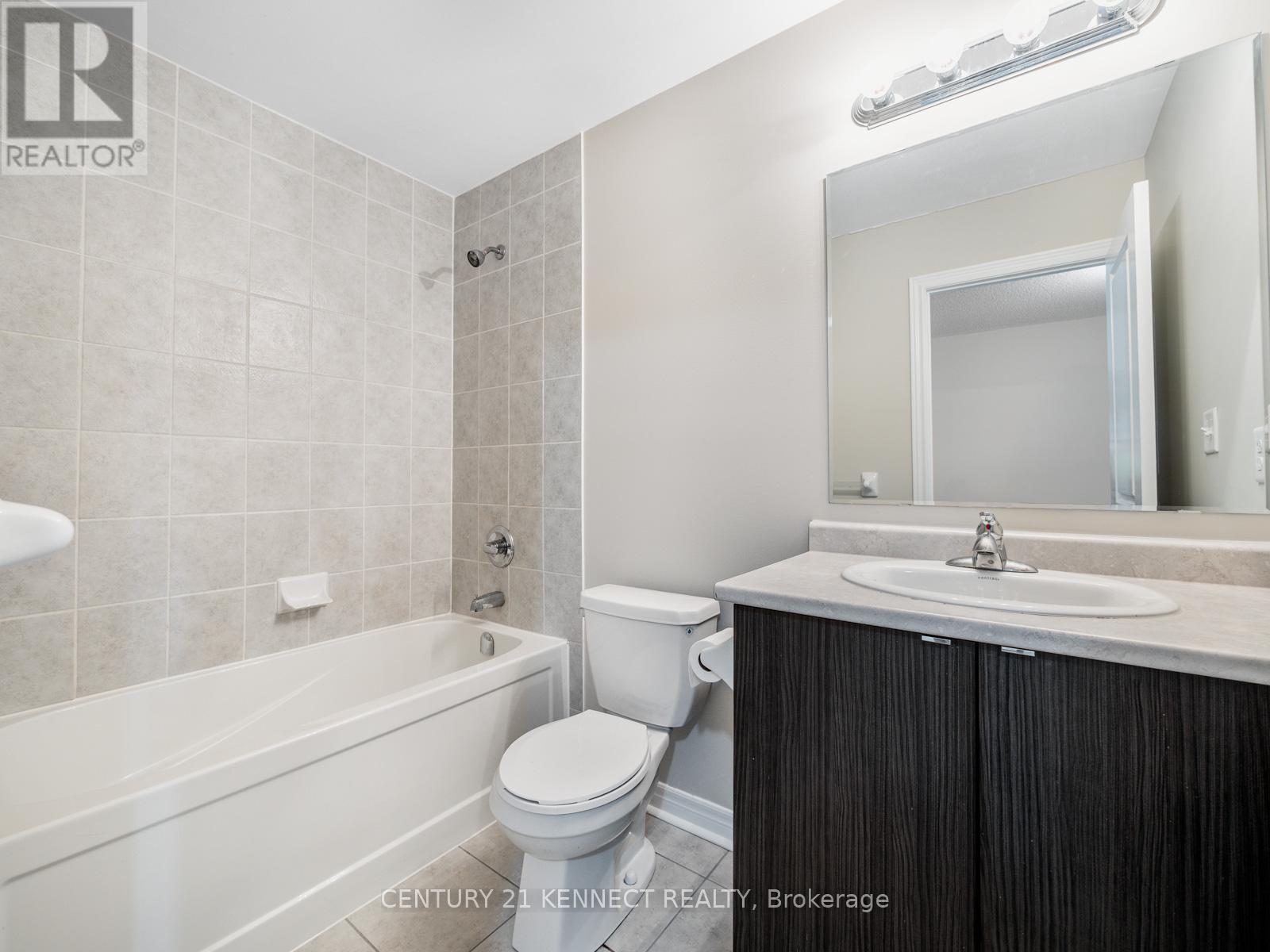 49 Finegan Circle, Brampton, Ontario  L7A 0B7 - Photo 27 - W12179383
