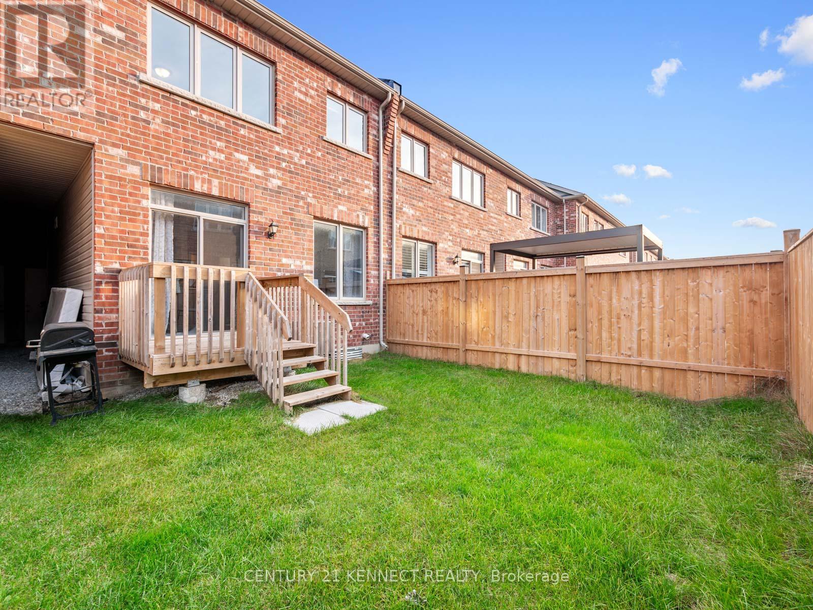 49 Finegan Circle, Brampton, Ontario  L7A 0B7 - Photo 36 - W12179383
