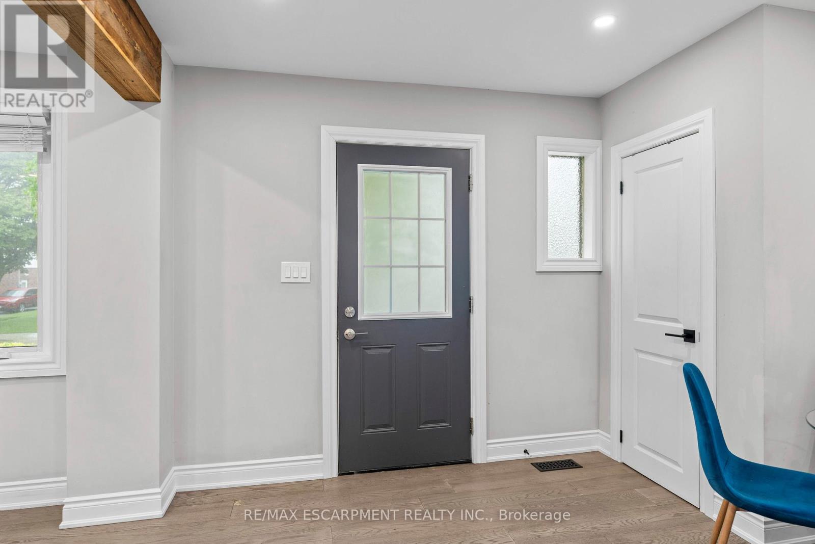 342 East 15th Street, Hamilton, Ontario  L9A 4G5 - Photo 5 - X12165532