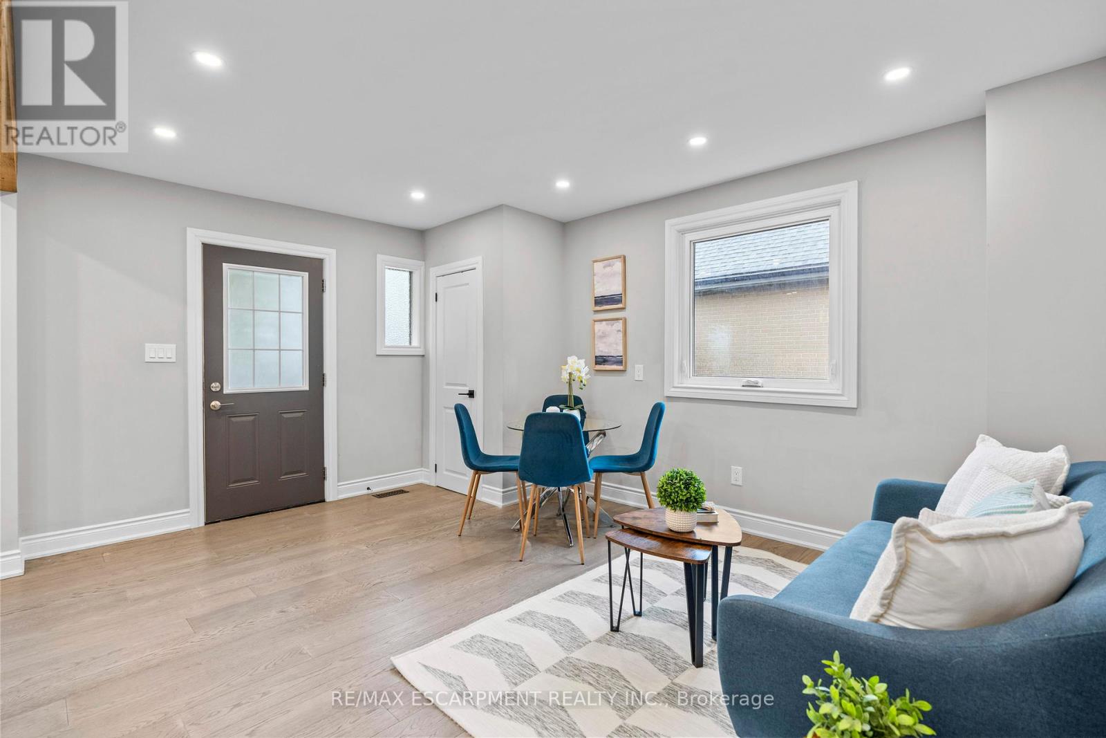 342 East 15th Street, Hamilton, Ontario  L9A 4G5 - Photo 8 - X12165532