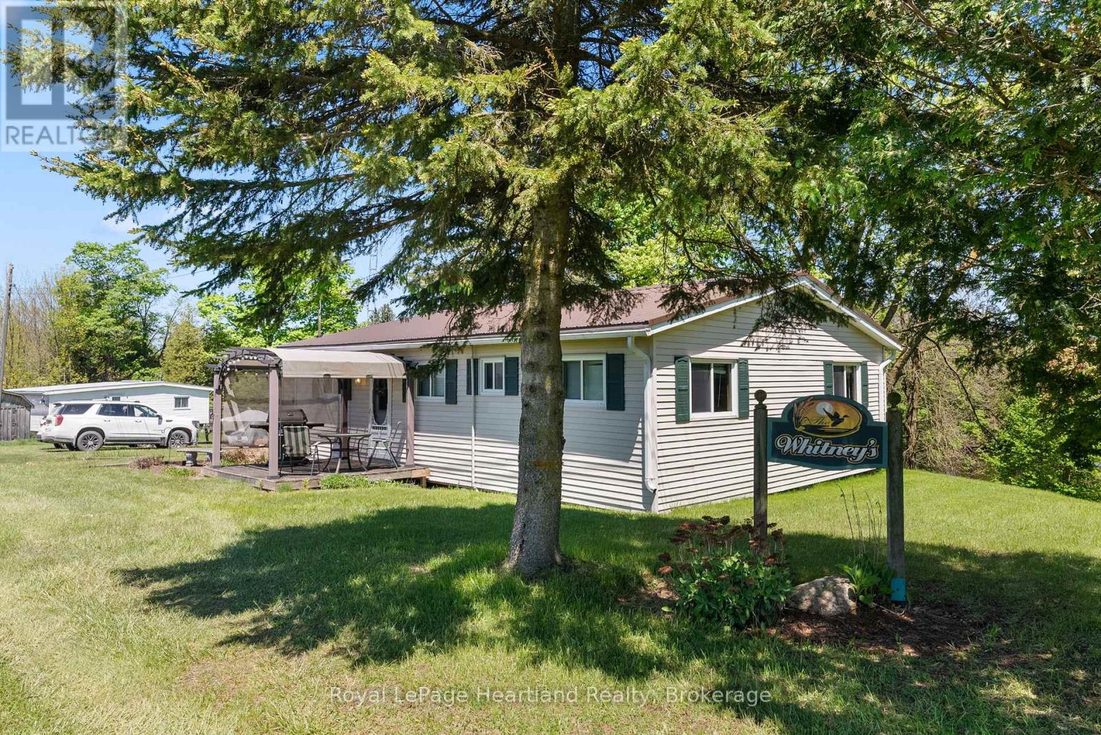 Property at 48 POECHMAN LANE image 5