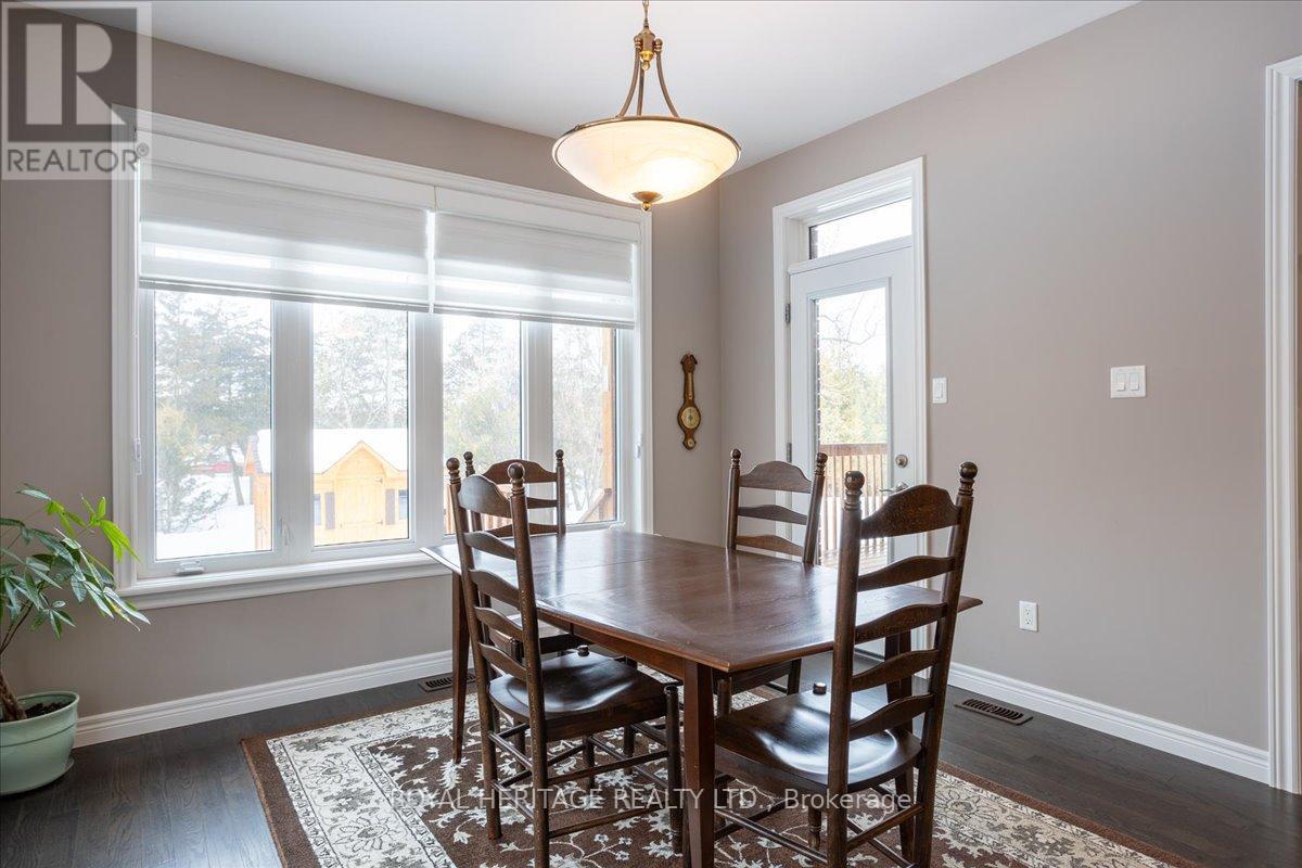 20 Island Bay Drive, Kawartha Lakes, Ontario  K0M 1A0 - Photo 10 - X12179462
