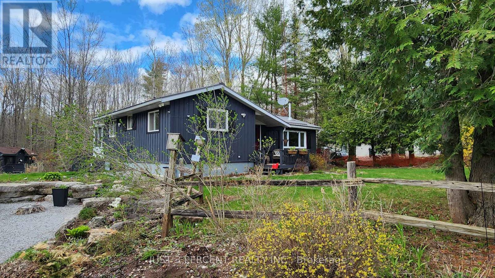 55 Northern Avenue, Trent Lakes, Ontario  K0M 1A0 - Photo 2 - X12179496