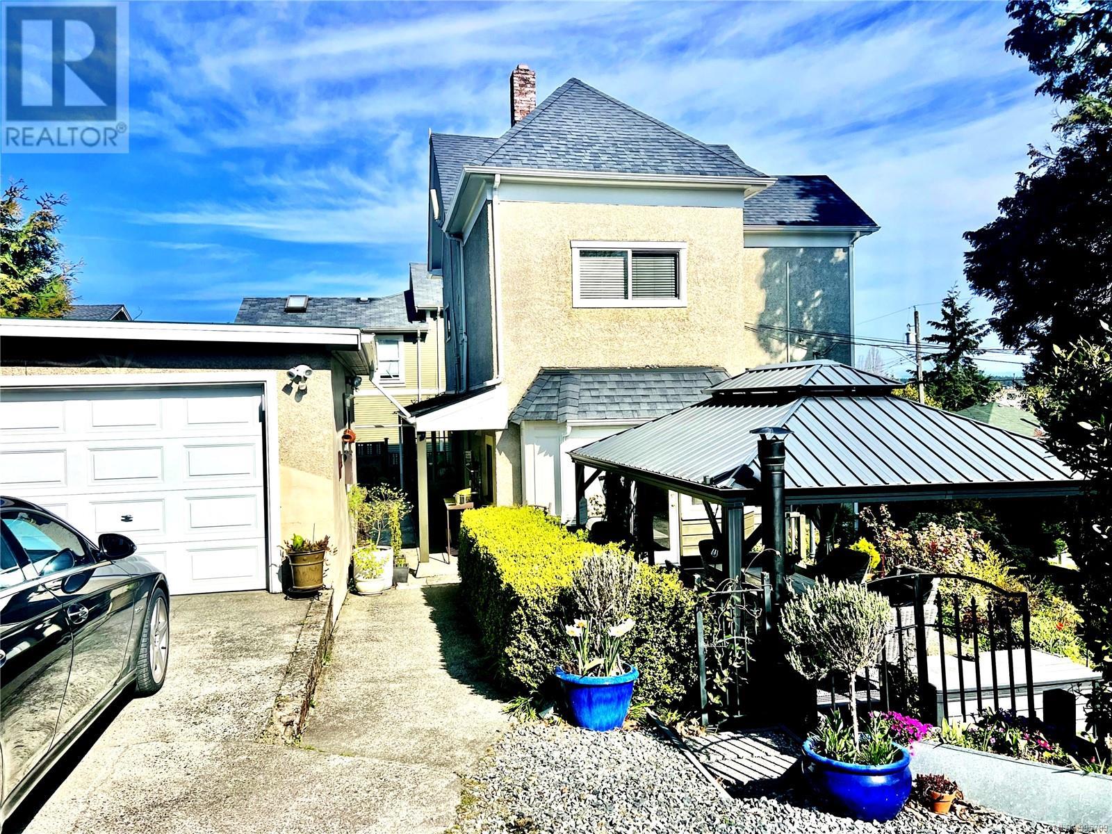 Property at 377 Milton St image 2