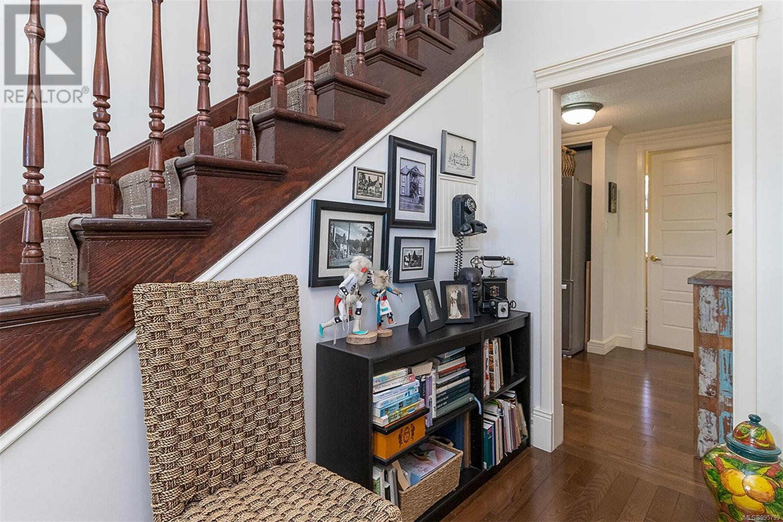 Property at 377 Milton St image 5