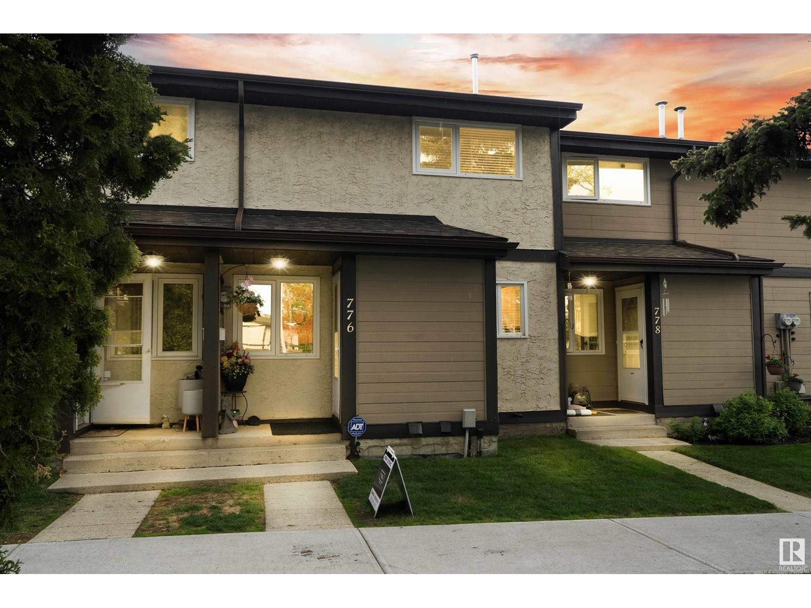 Property at 776 CLAREVIEW RD NW image 1