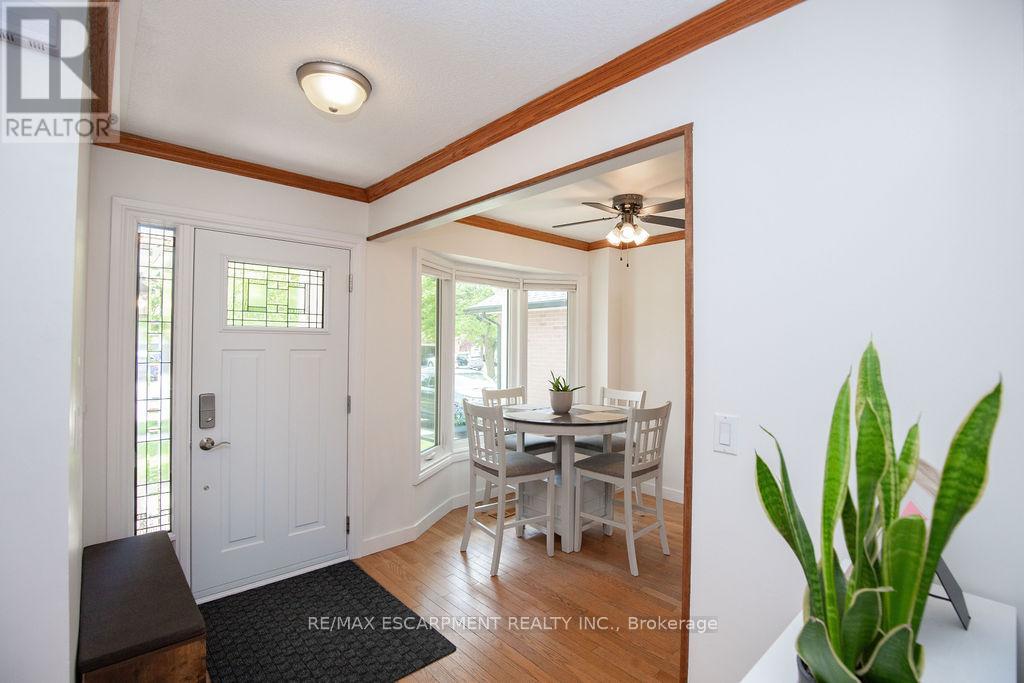 54 Merritt Crescent, Grimsby (Grimsby West), Ontario  L3M 5B7 - Photo 15 - X12179318