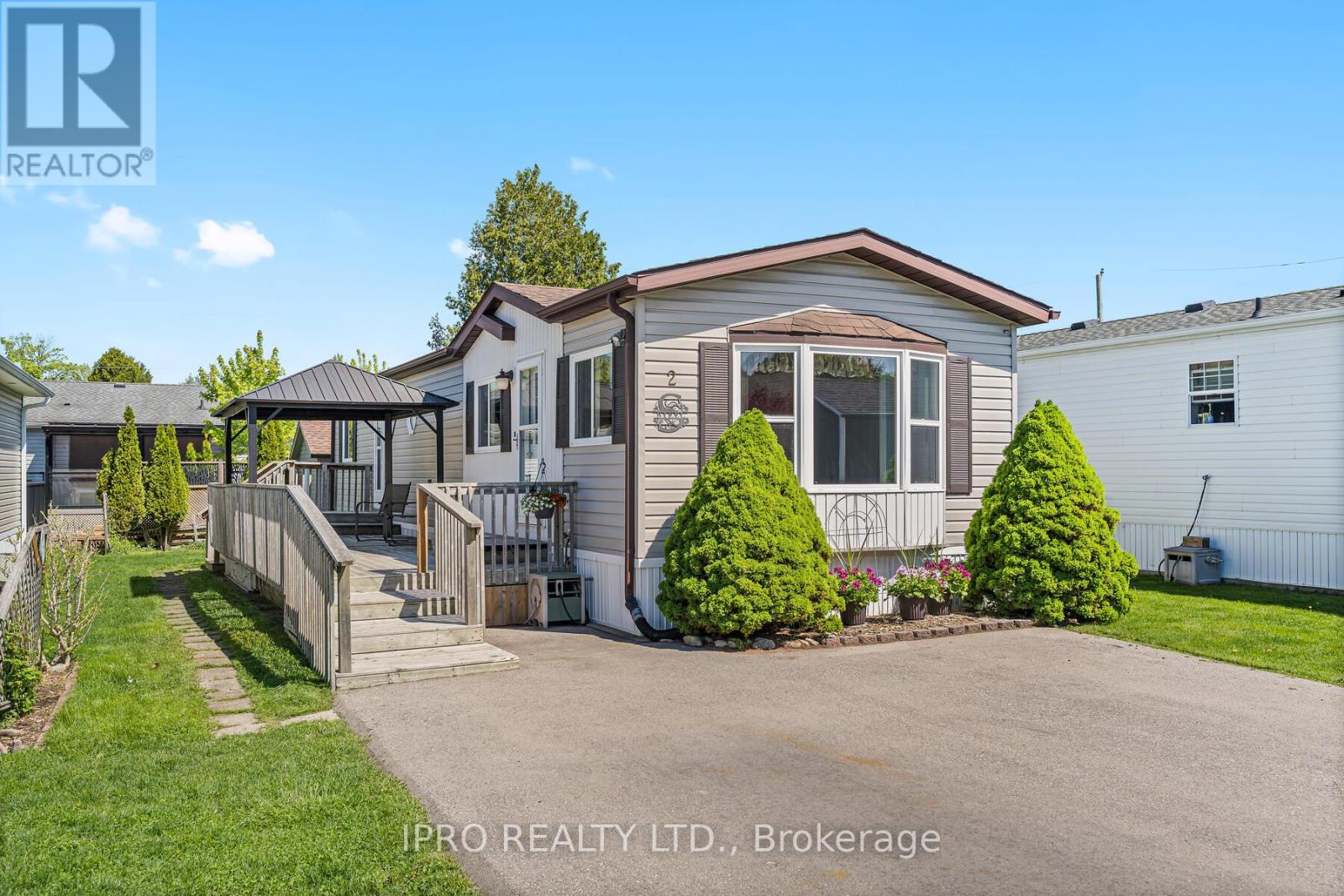 2 TRILLIUM BEACH DRIVE, Puslinch, Ontario