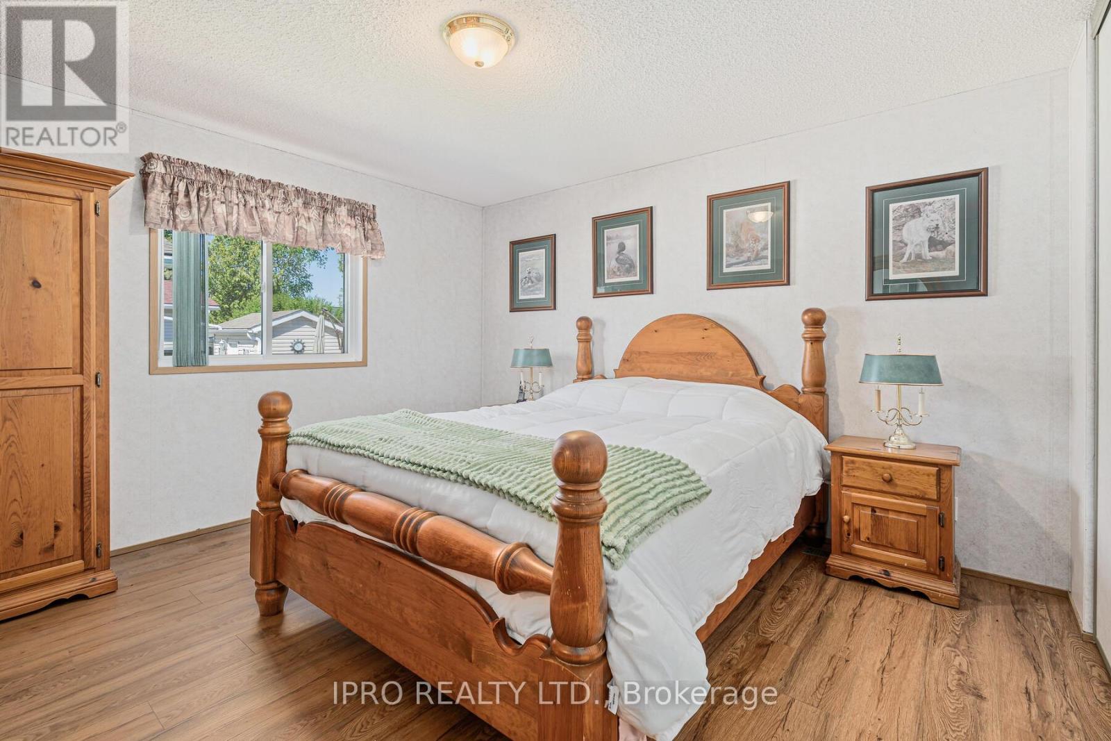 2 Trillium Beach Drive, Puslinch, Ontario  N0B 2J0 - Photo 12 - X12179330